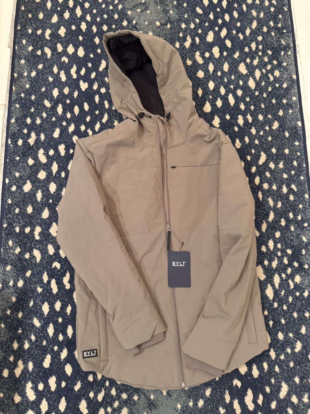 BYLT Basics drop cut puffer jacket color: olive